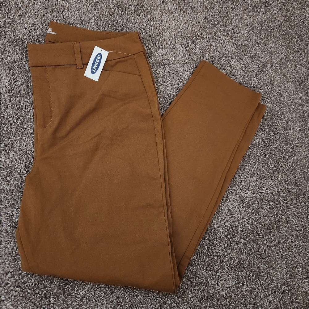 Old Navy High Rise Pixie Pants-Tan